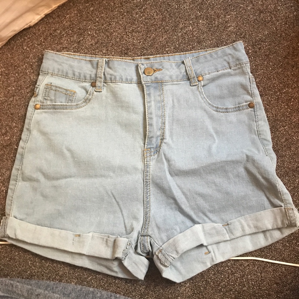 High waisted stretchy denim shorts